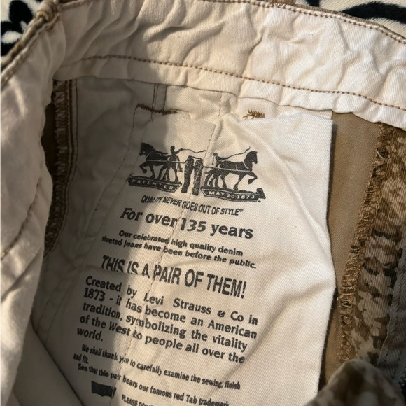 Boys army fatigue 32/32 Levi’s - Picture 9 of 9